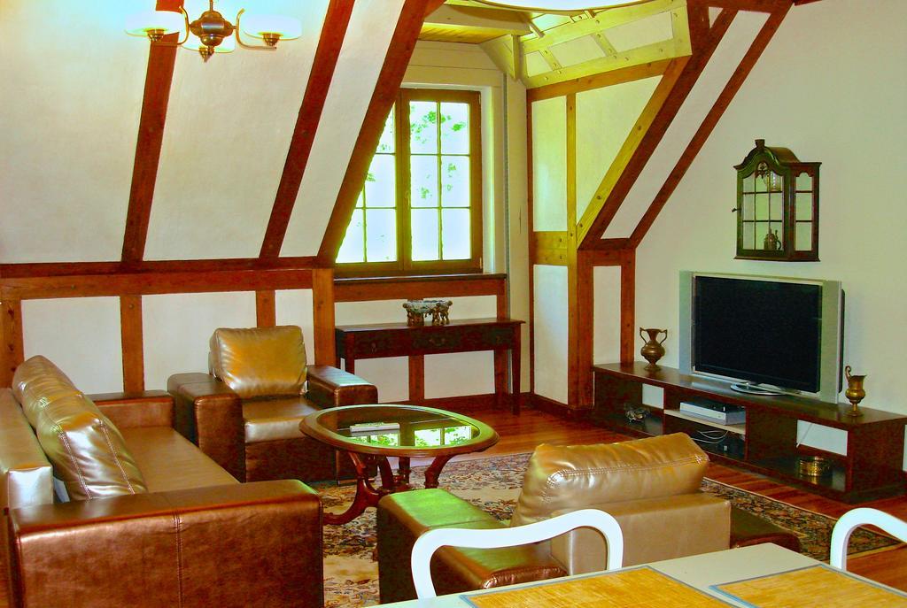 Dwor Sosnowo Hotel Pojezierce Стая снимка